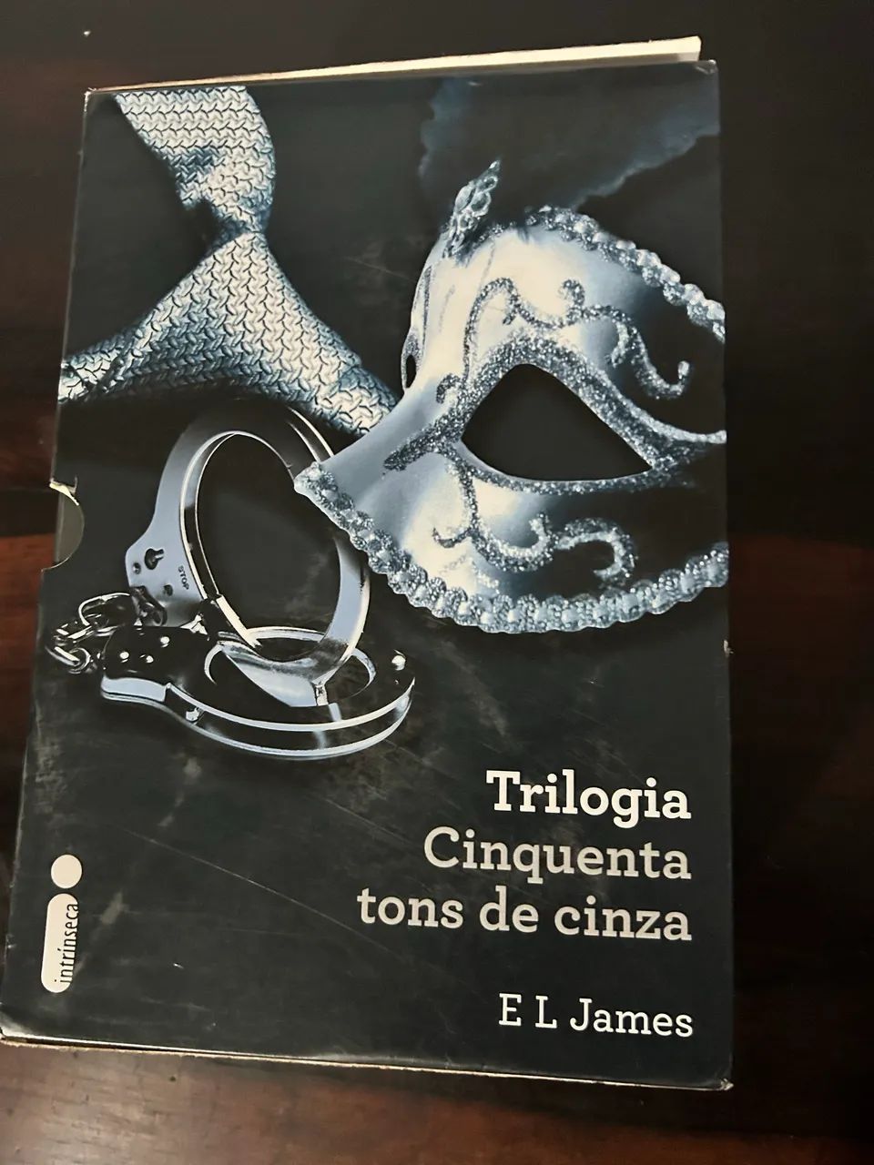 Box Cinquenta Tons de Cinza, E. L. James - Foto 2