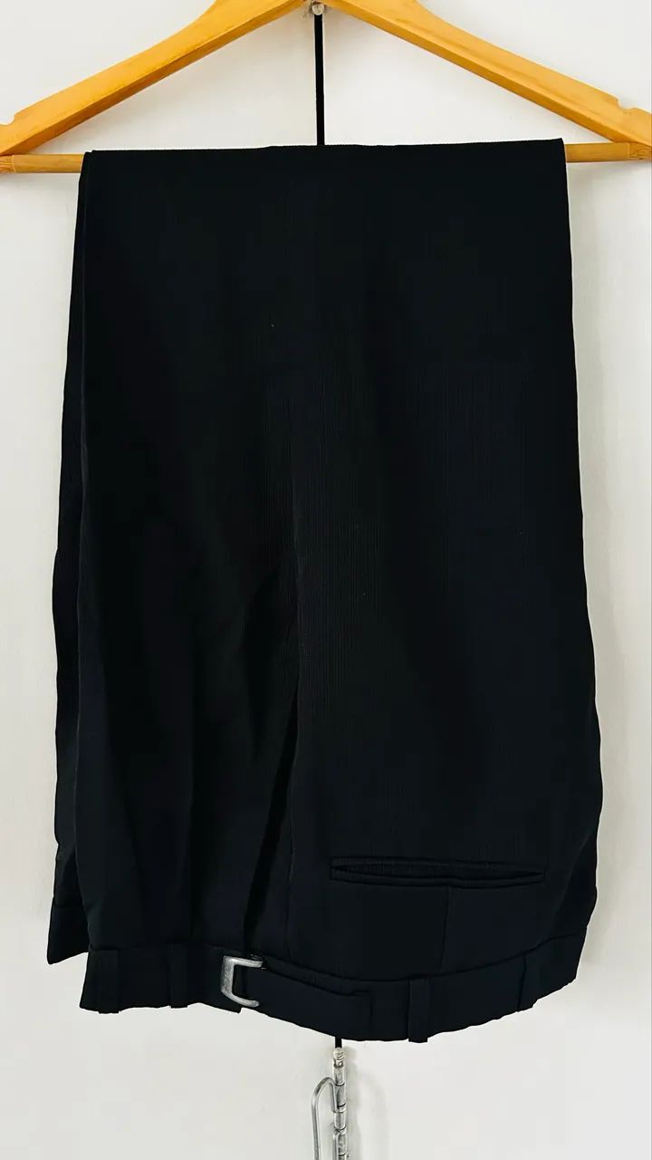 Terno preto com detalhes acetinado  - Foto 4