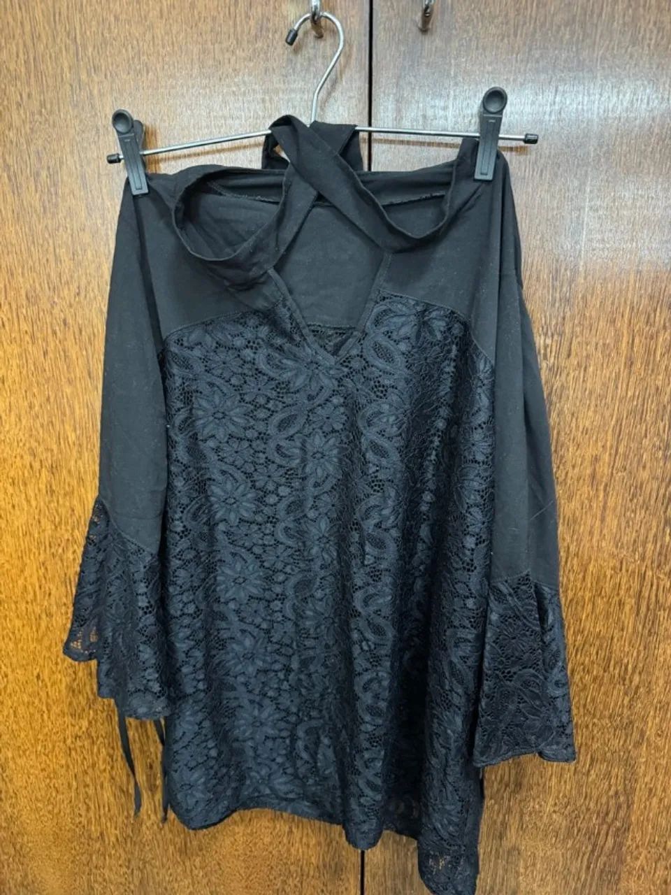 blusa auditoria preta de renda g