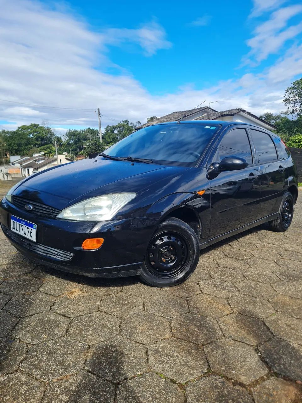 Ford Focus 1.8 16V 5P 2003