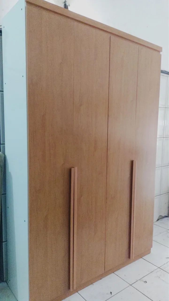 Guarda roupa, mesa e cômoda LEIA A DESCRIÇÃO  - Foto 2