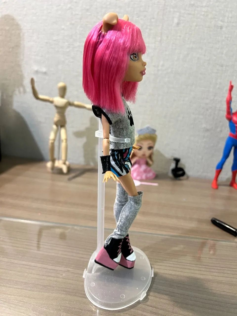 Howleen monster high customizada  - Foto 5