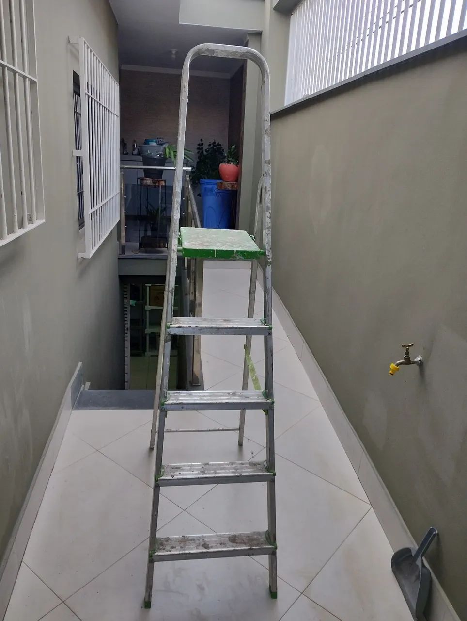 Escada de alumínio 