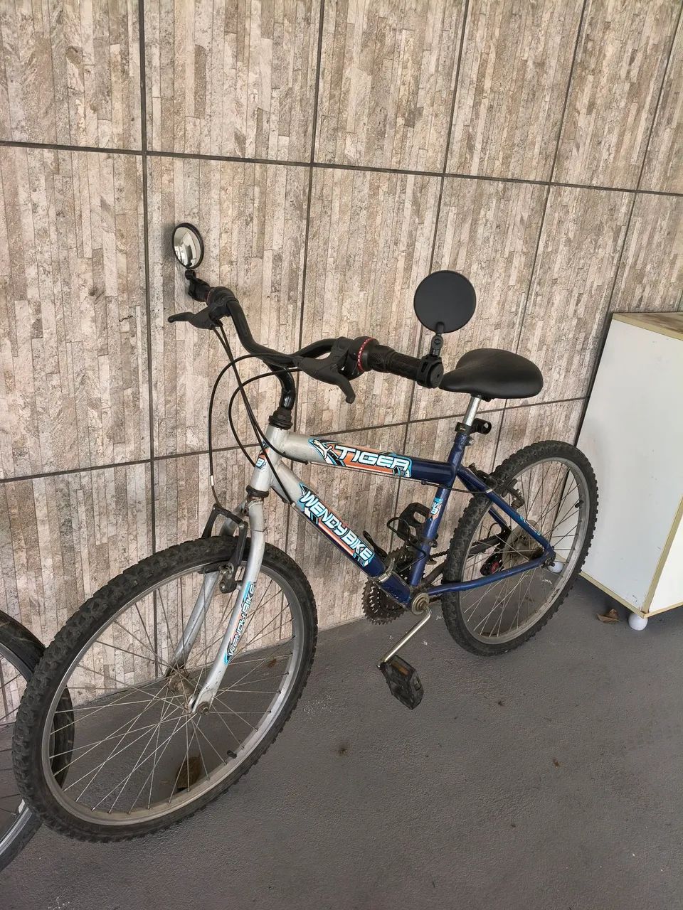 Bicicleta aro 23 em bom estado