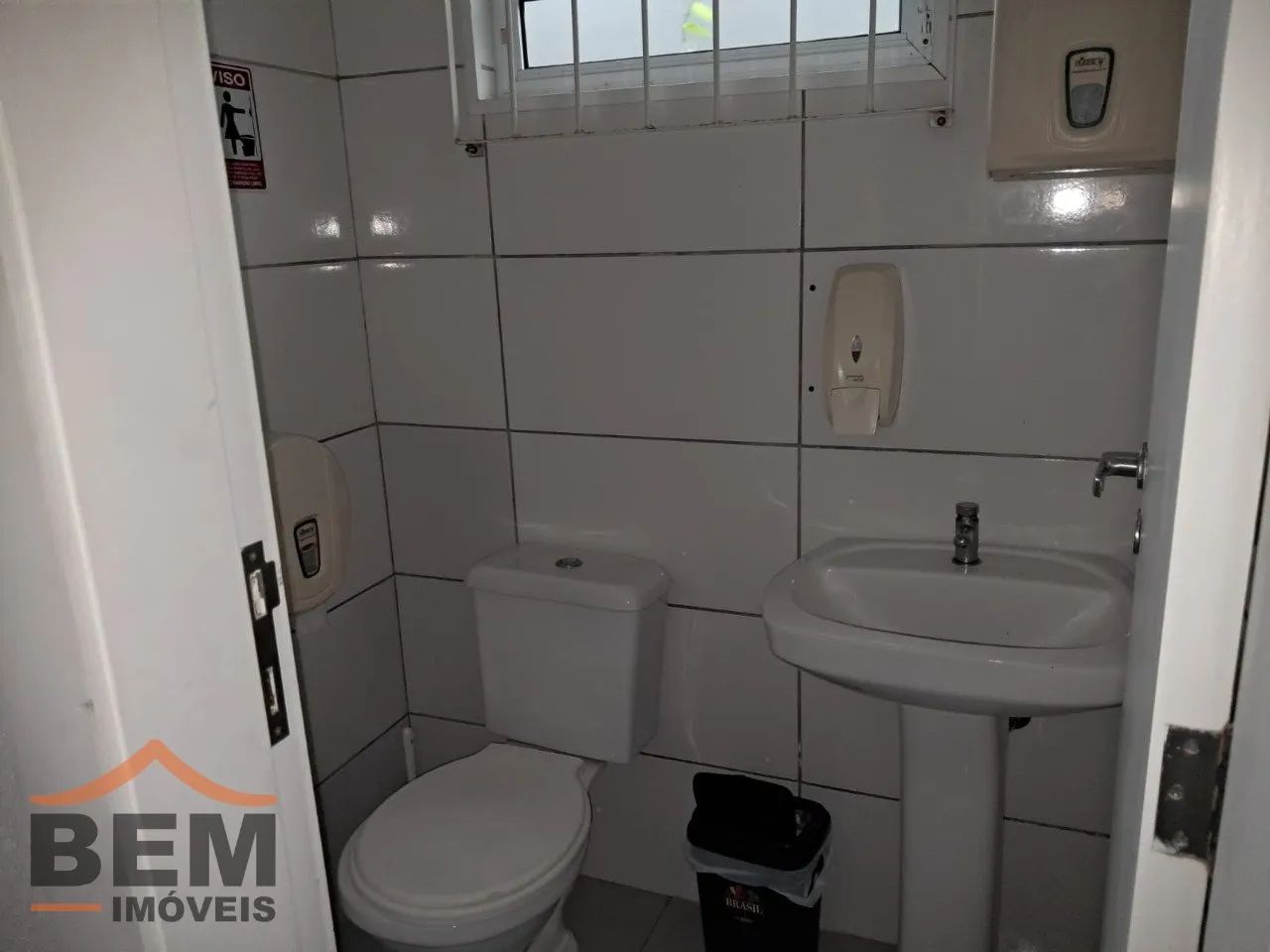 Sala comercial para locação no Centro de Navegantes - Foto 5