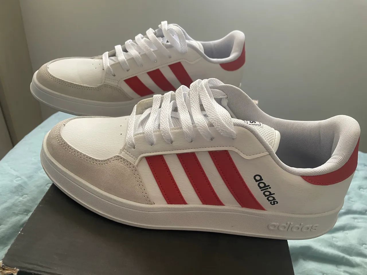 Adidas Breaknet - Branco com Listras Vermelhas 