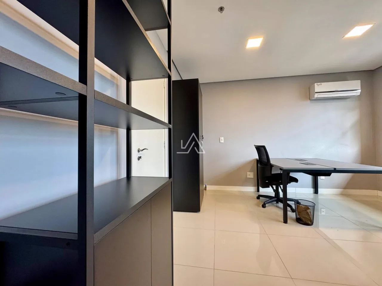 SALA COMERCIAL MOBILIADA NO EDIFÍCIO PRIME LIFE, COM VAGA DE GARAGEM - Foto 5