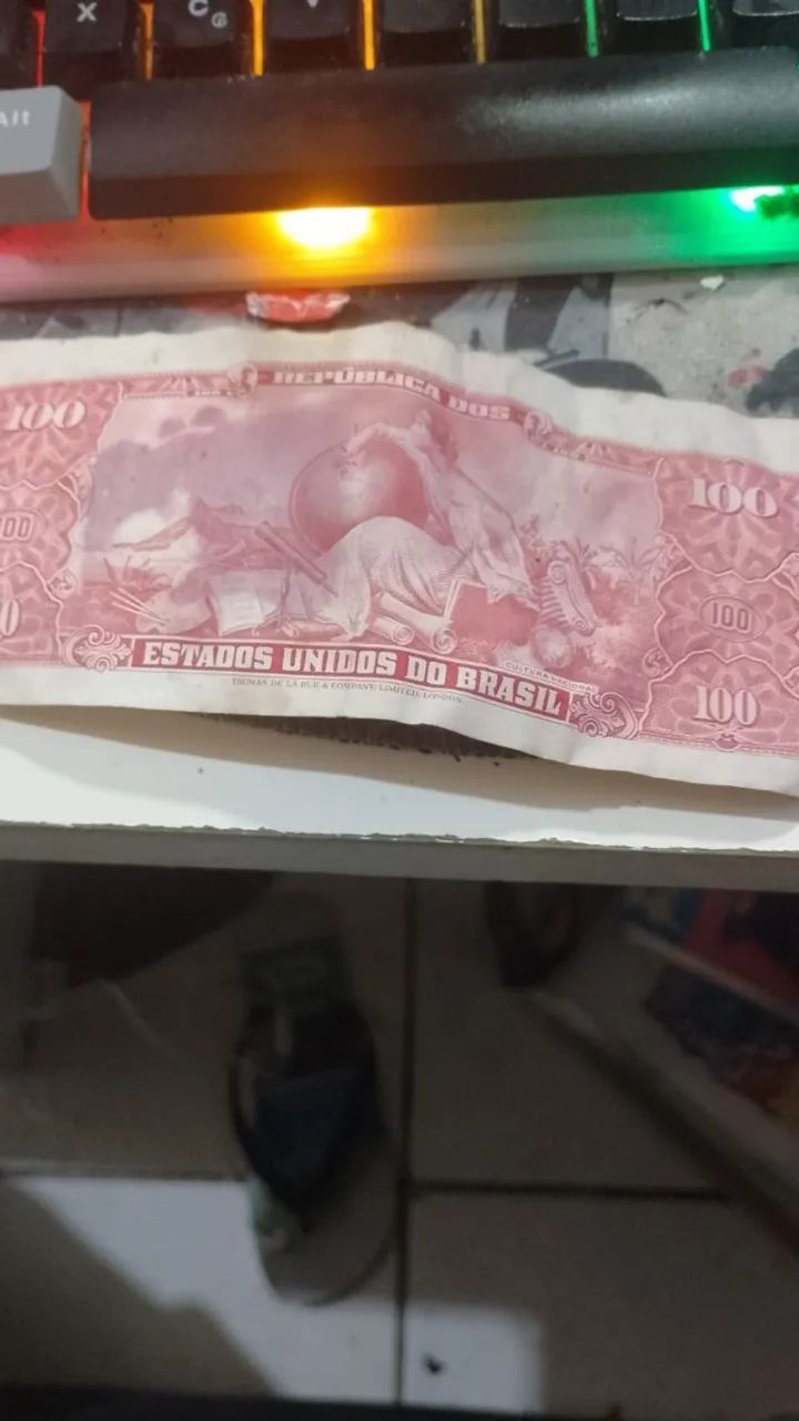 cédula antiga de 100 Cruzeiros, com Dom Pedro II