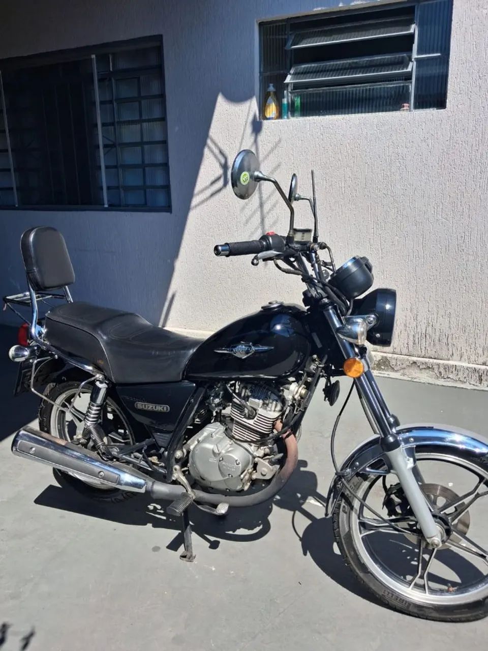 Suzuki Intruder