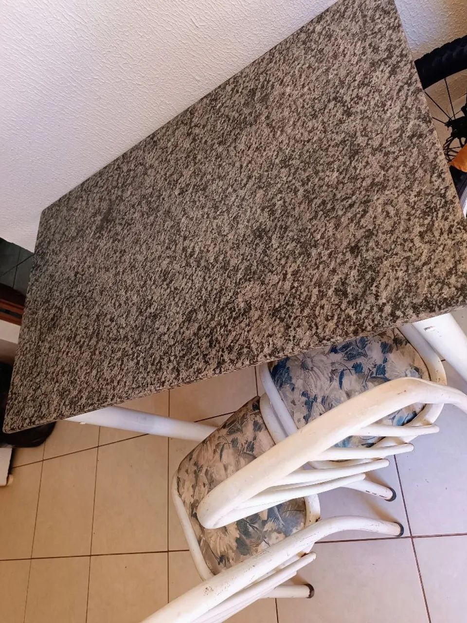 Mesa Metal com Granito e 2 cadeiras  - Foto 3
