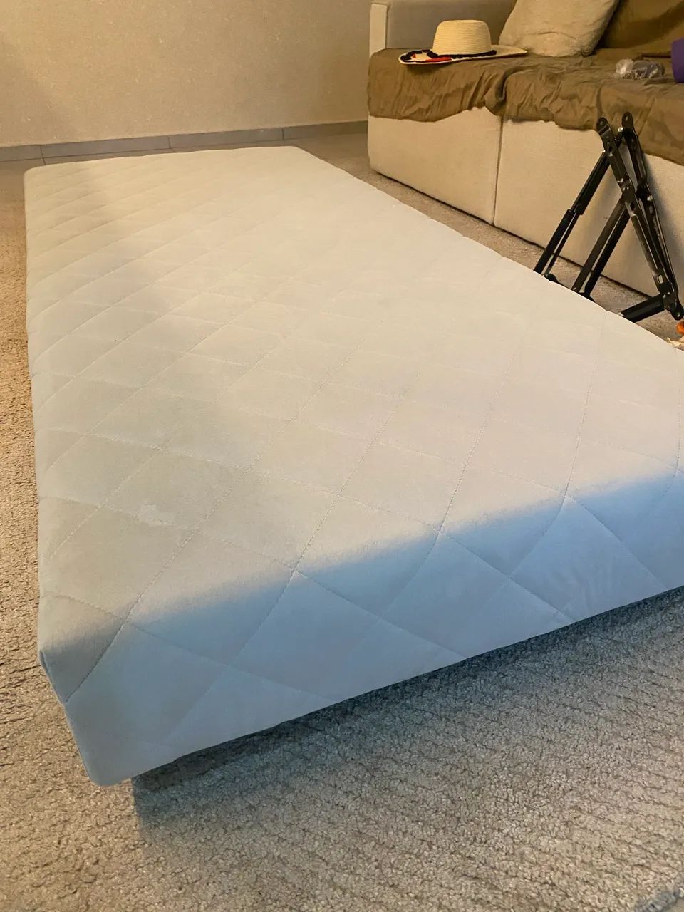 Cama queen com colchão - baú sob medida com cama auxiliar - Foto 4