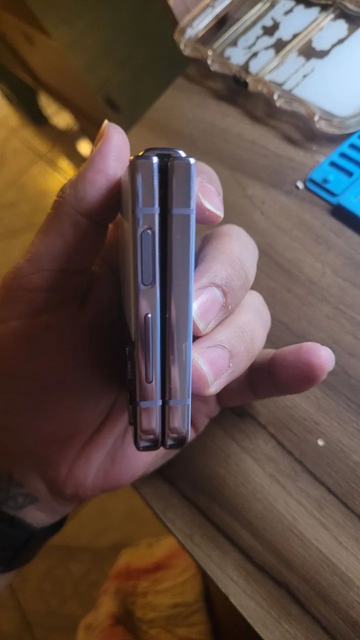 SAMSUNG ZFLIP 4 256gb - Foto 2