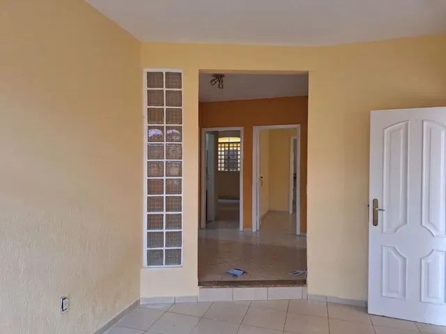 Excelente Casa, 4 Quartos, sendo 2 Suítes, Vila Basevi, Sobradinho-DF