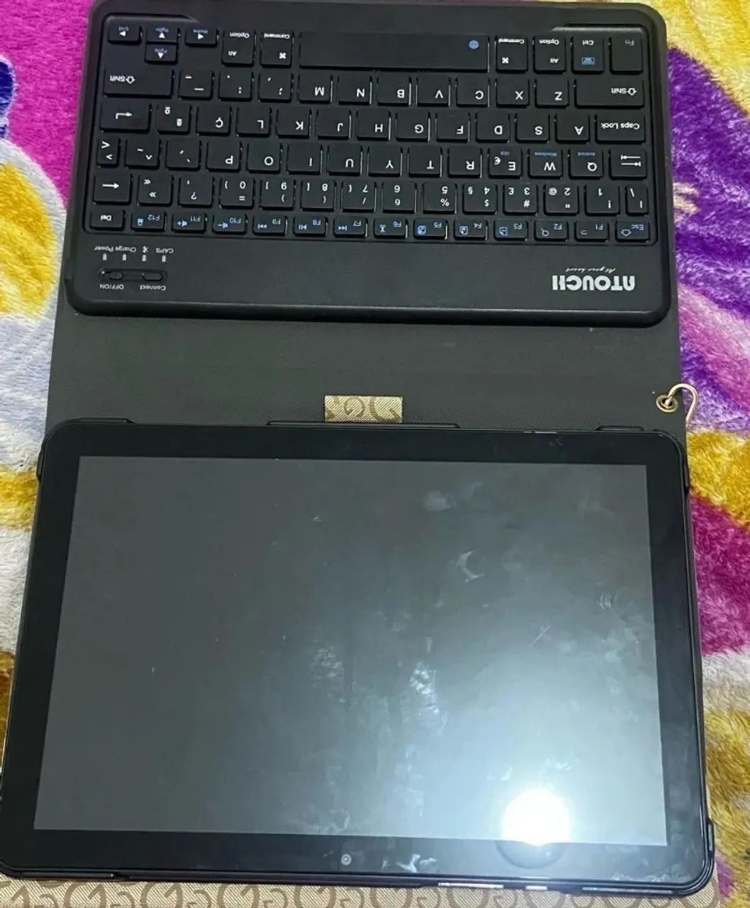 Tablet T90UCHI seminovo 