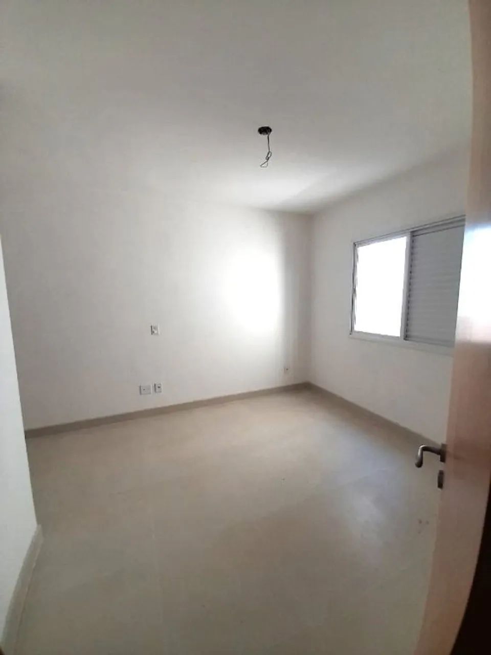 Área de serviço separada e independente com excelente ventilação natural. - Foto 4