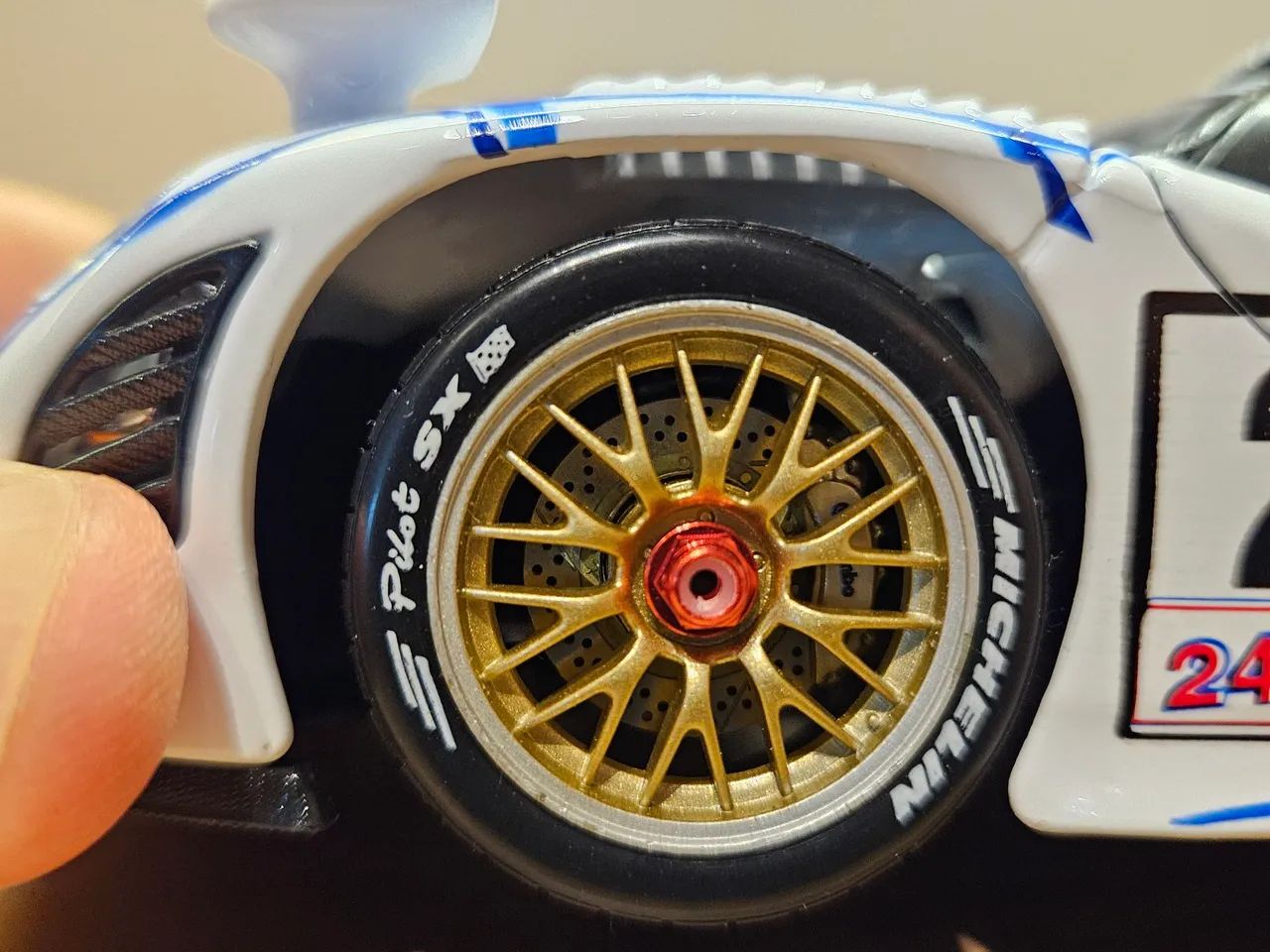 Porsche 911 GT1 1/18 Maisto - Le Mans Winner 1998 - Antiguidades