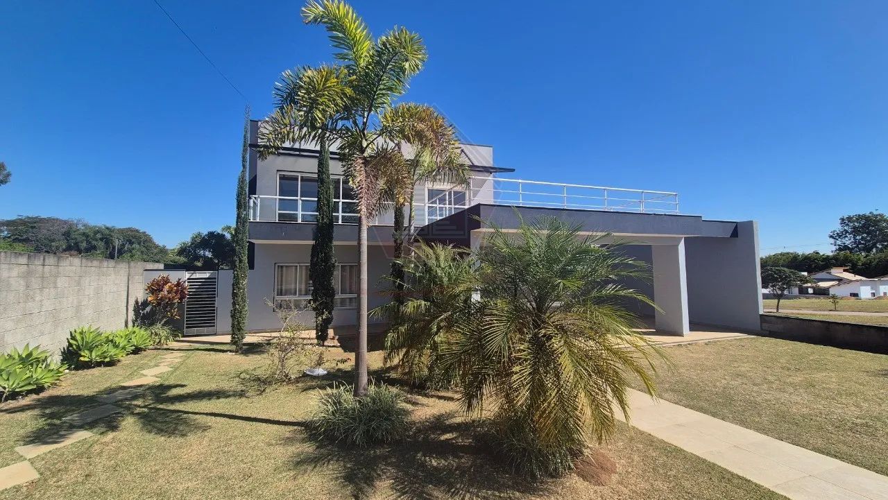 Imperdível Casa à Venda em com 3 Quartos, 2 Suítes e 258m² de Área - Confira Agora! - Foto 3