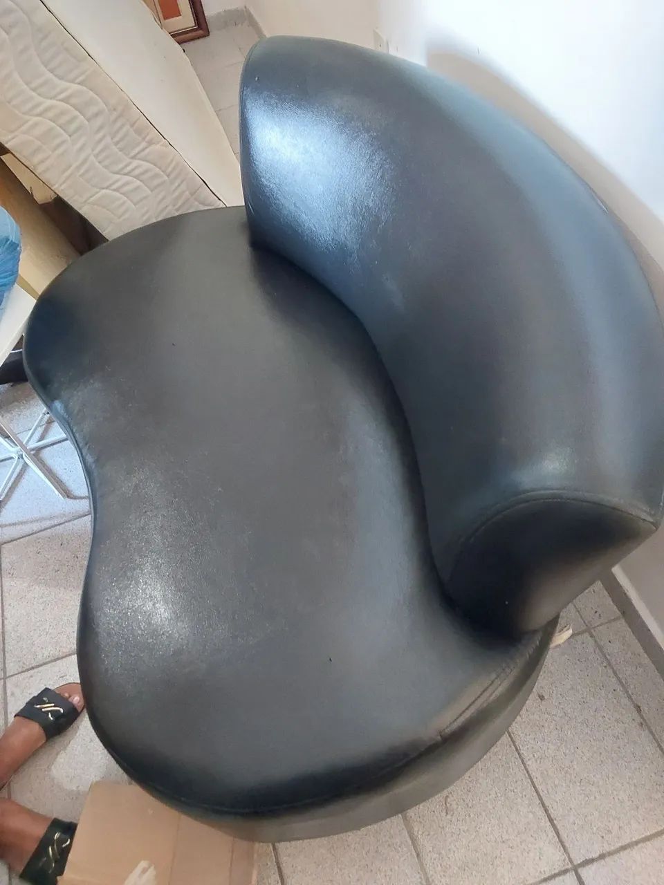 Sofa orgânico, 2 lugares, em courino - Foto 2