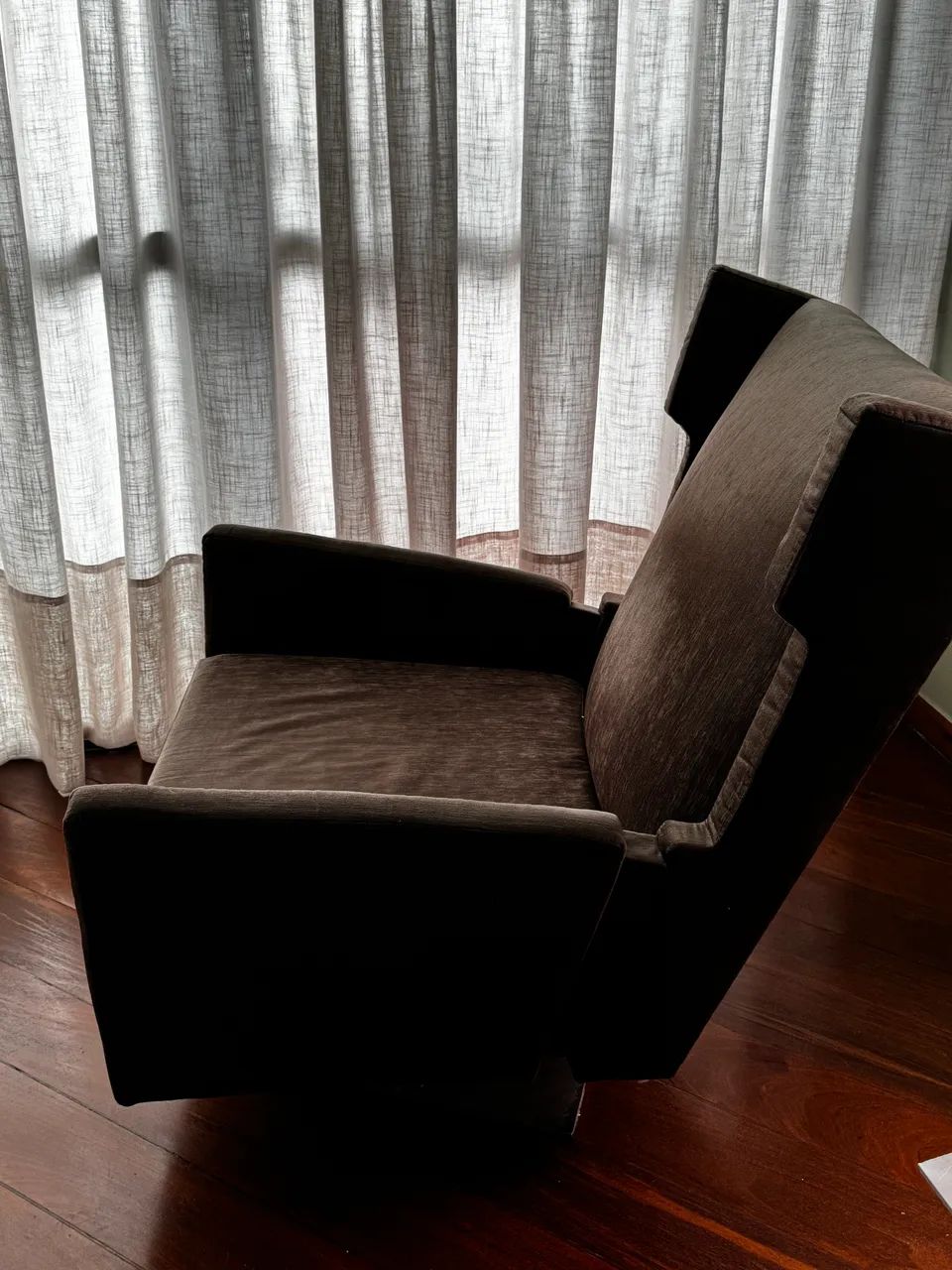 Poltrona estilosa de veludo  - Foto 3