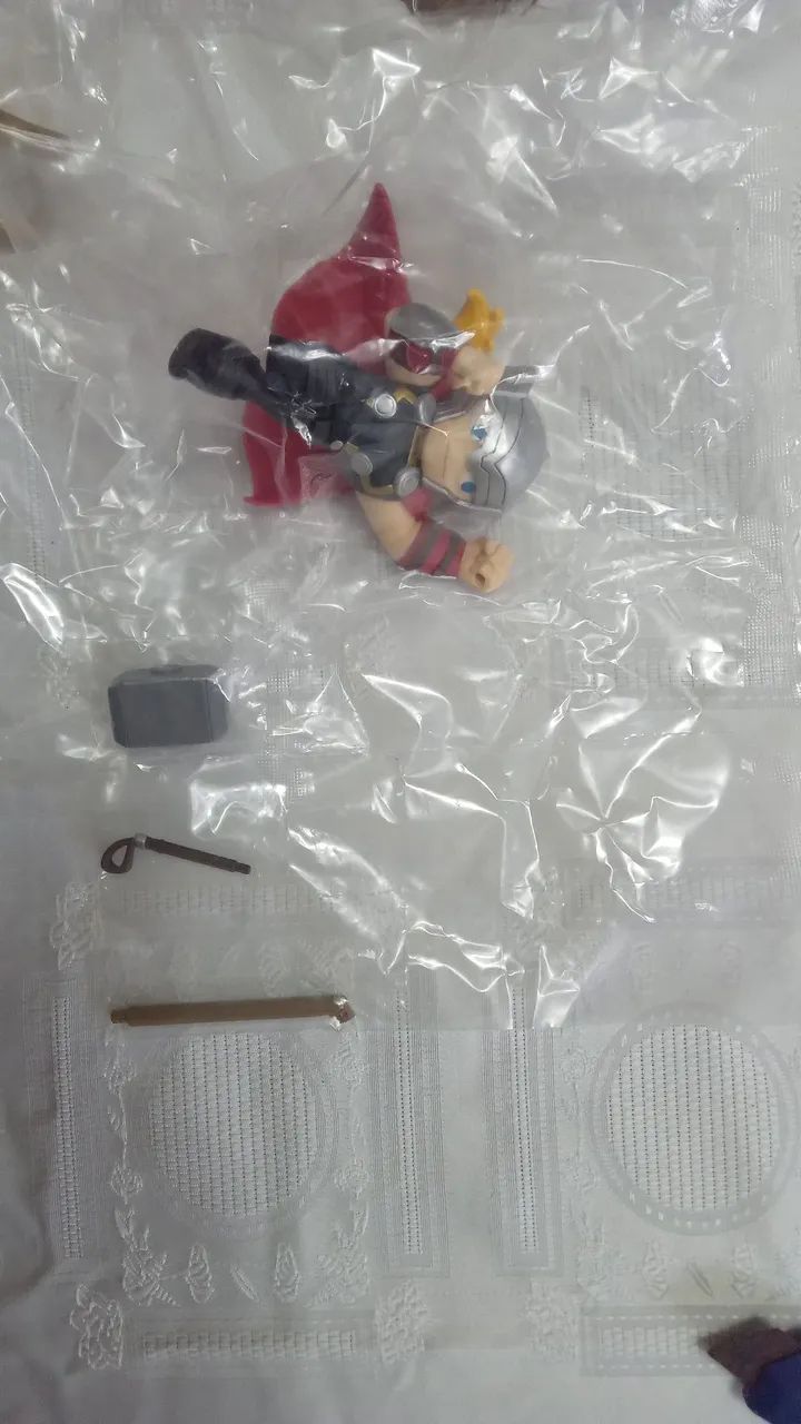 Estatuetas Do Thor e Loki Marvel comics luminasta original  - Foto 5