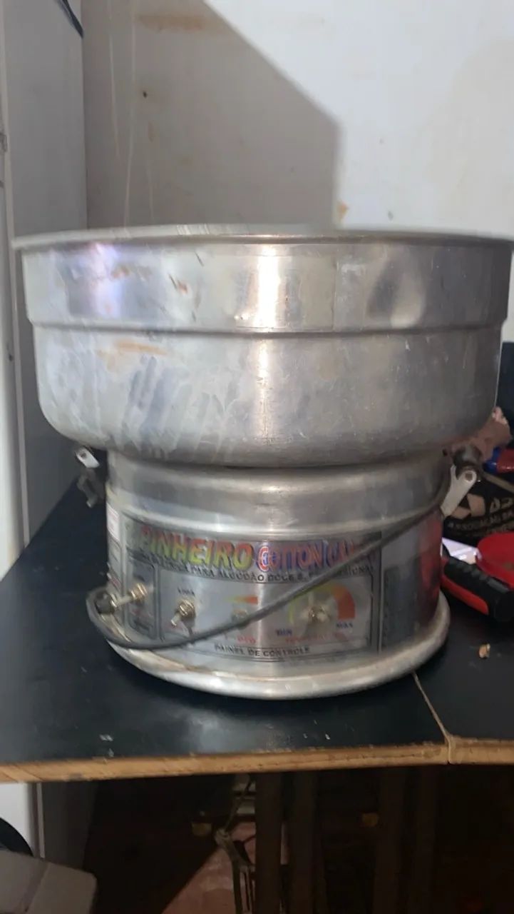Máquina de Algodão Doce Profissional Pinheiro - 127 Volts - Foto 2