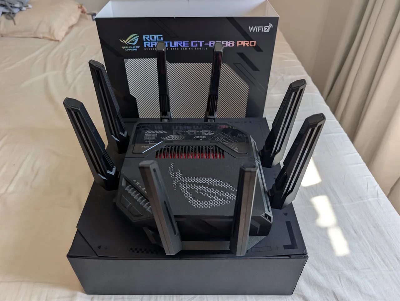 ASUS ROG Rapture GT-BE98 Pro Wi-Fi 7 BE30000 - 10Gbps