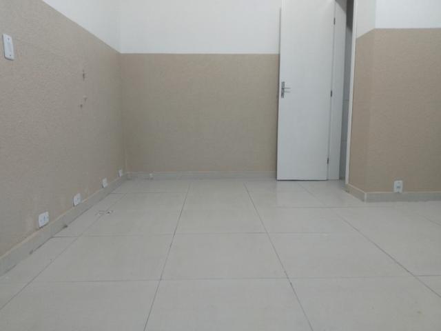 Alugo excelente sala comercial térrea na rua geral da agrônomica - Foto 3