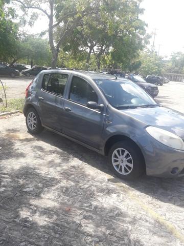 Renault Sandero 1.0 Econômico