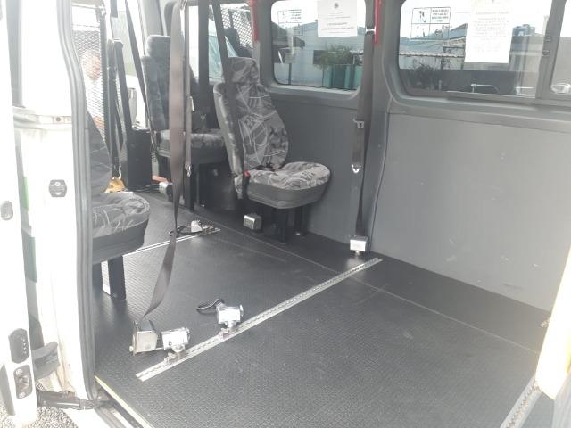 Van Adpatada para transporte cadeirante - Foto 3