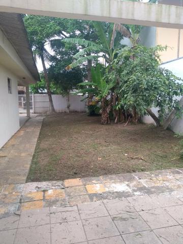 Ampla residência próxima ao mar! - Foto 12