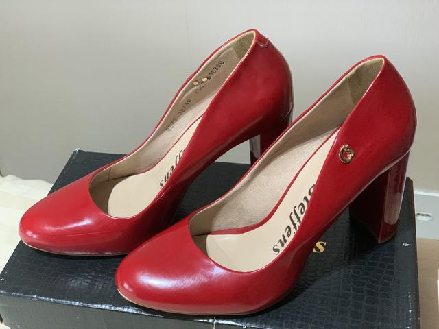 scarpin carmen steffens vermelho