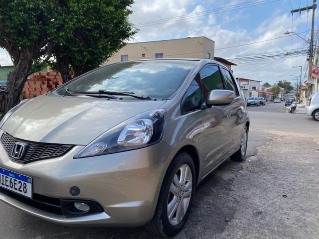 HONDA FIT. CARRO BEM CONSERVADO SEM DETALHES CARRO EXTRA