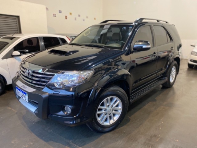 TOYOTA SW4 13/13 DIESEL SRV 7 LUGARES