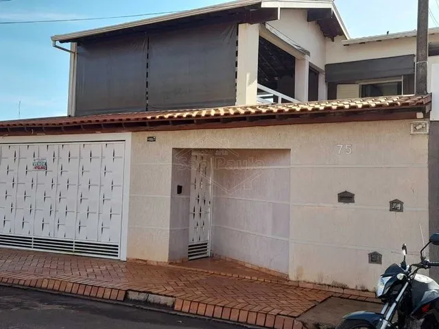 Venda de Casas / Padrão na cidade de Santa Lúcia