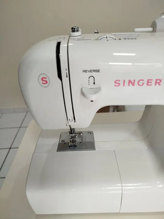 Máquina de Costura Singer 