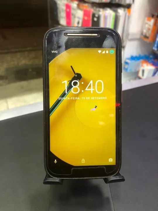 Celular Moto E (2°geração) com 4G Lite Usado 16gb 1ram