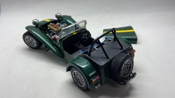 Miniatura Caterham Super Seven Kyosho 1/18 - Hobbies e coleções