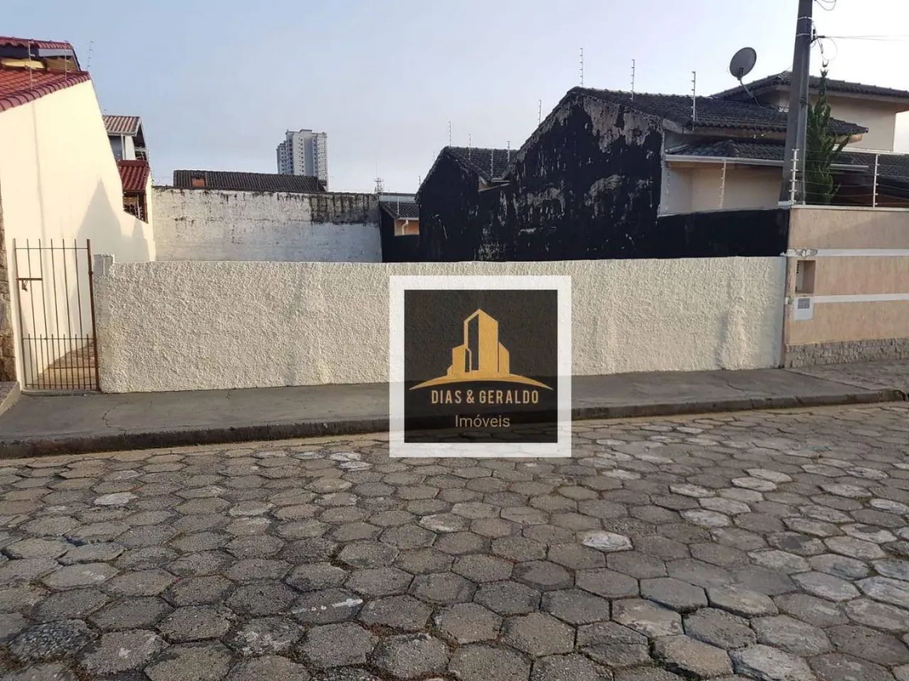 Terreno à venda, 250 m² por R$ 308.000 - Cidade Jardim - Jacareí/SP