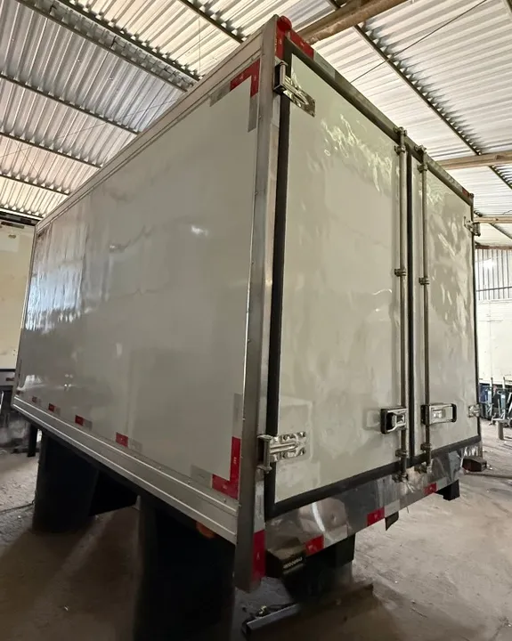Baú frigorífico 3,70m usado a pronta entrega