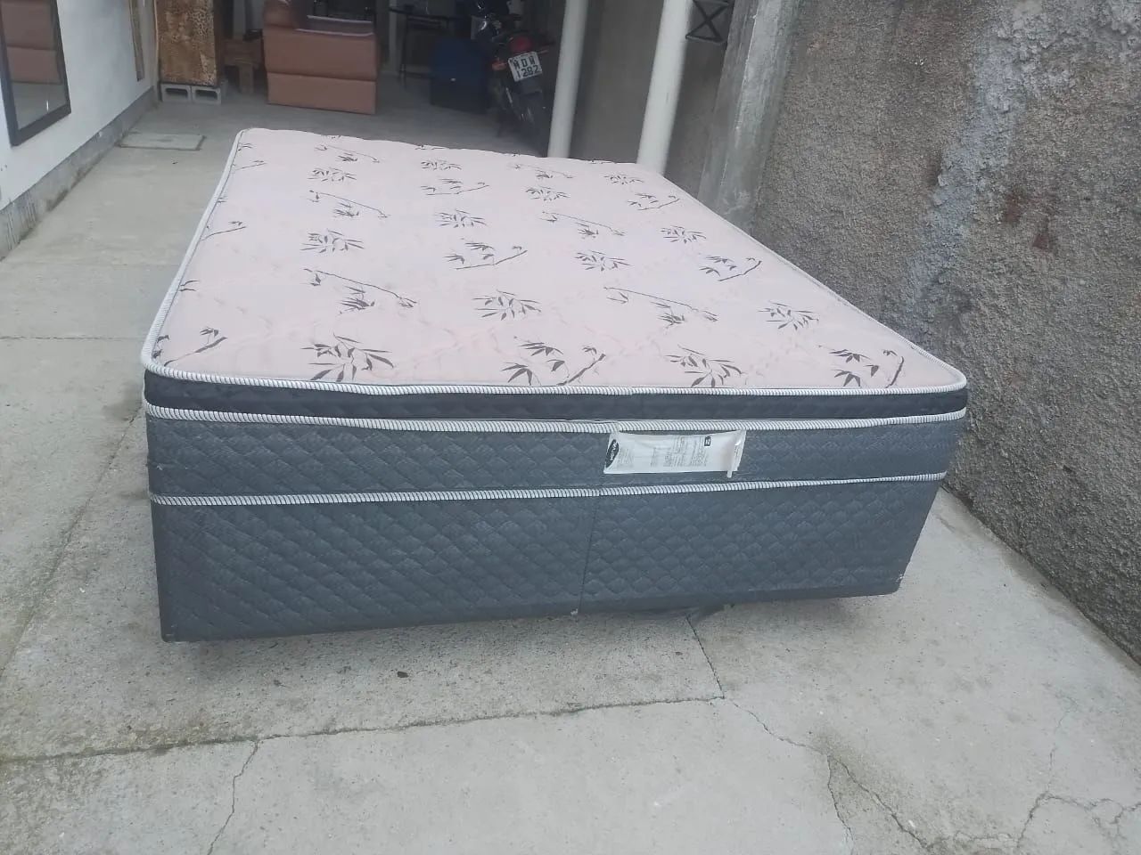 Vendo cama casal conjugada de molas em excelente estado  - Foto 2