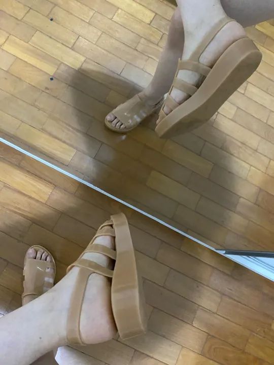 Sandália Melissa Bege - Flat - Tam. 35 - COM CAIXA - Foto 3