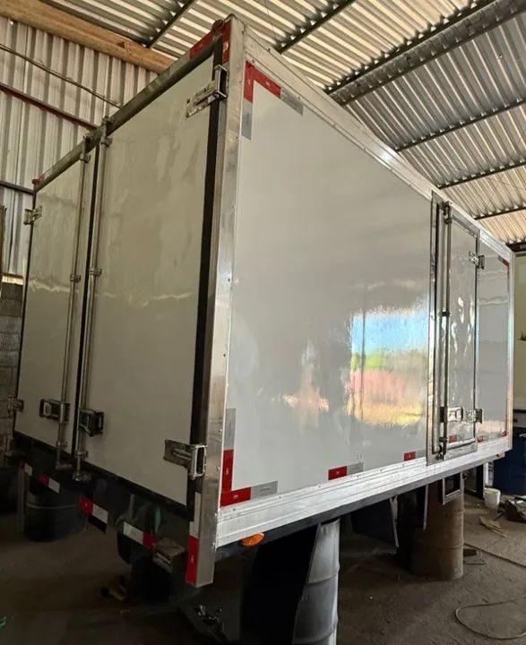 Baú frigorífico 3,70m usado a pronta entrega  - Foto 3