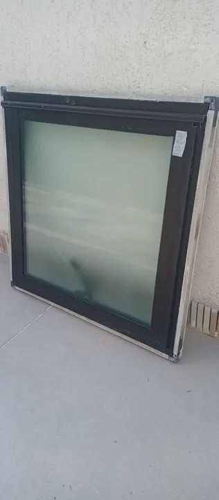 Janela Maxim-ar de Alumínio/0,57×0,57 - Foto 3