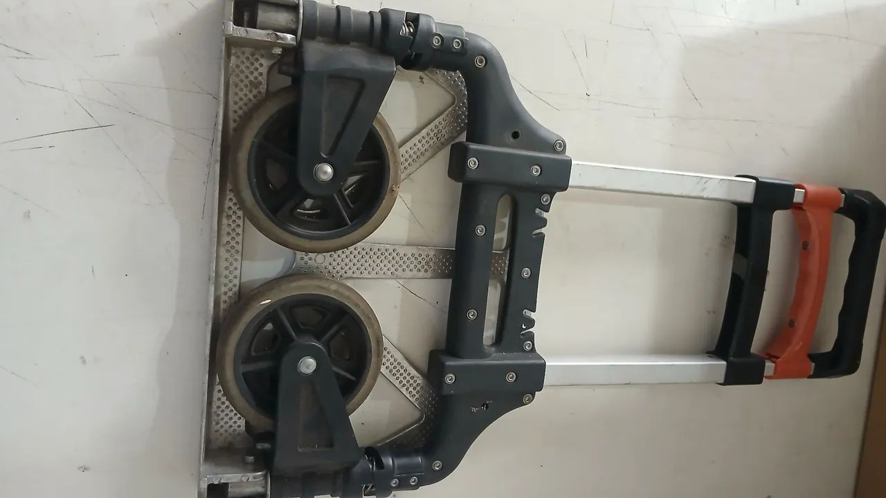 Carrinho de Mão Magna Cart - Leve e prático