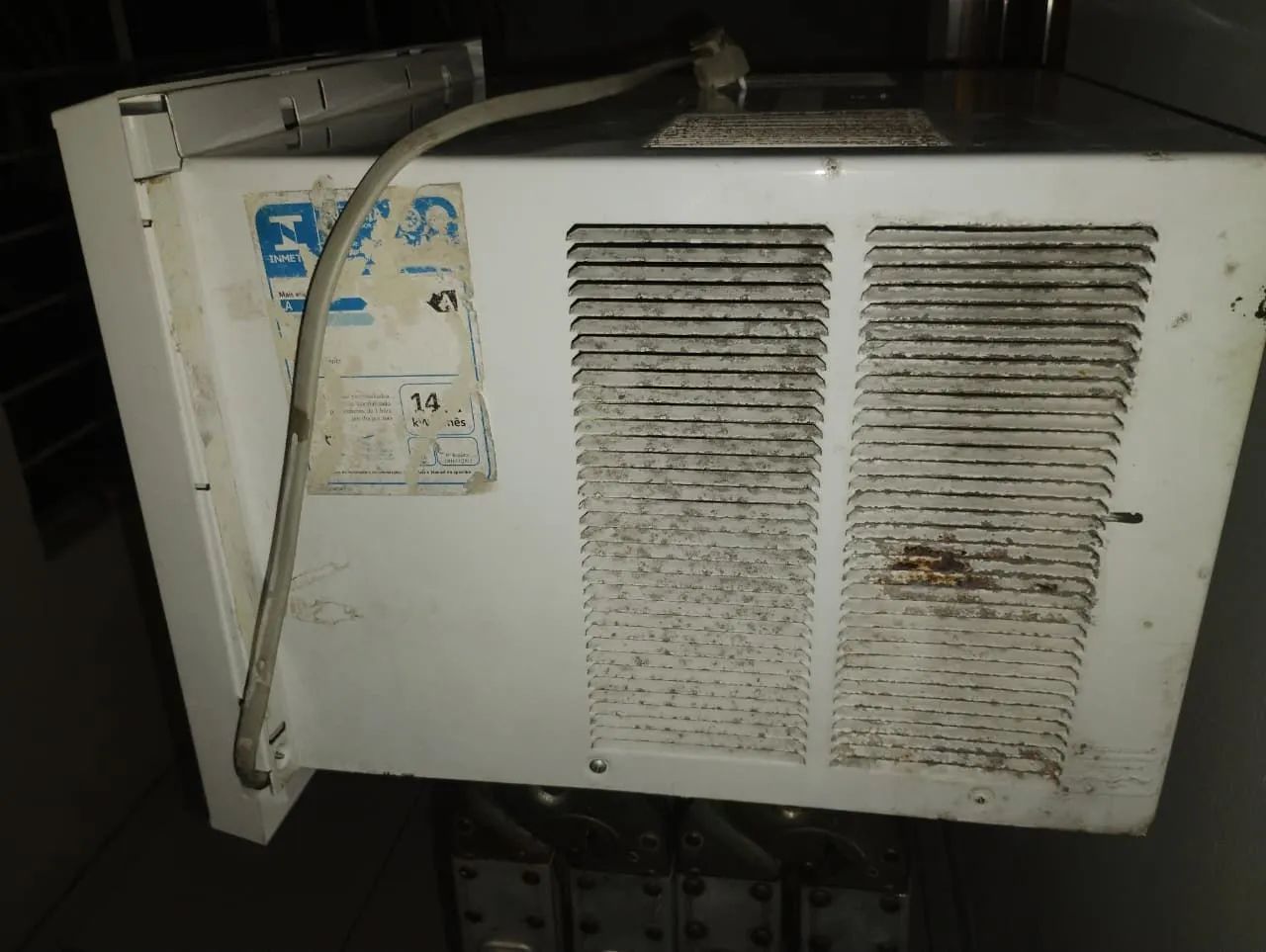 Ar Condicionado de Janela 7500 BTUs
