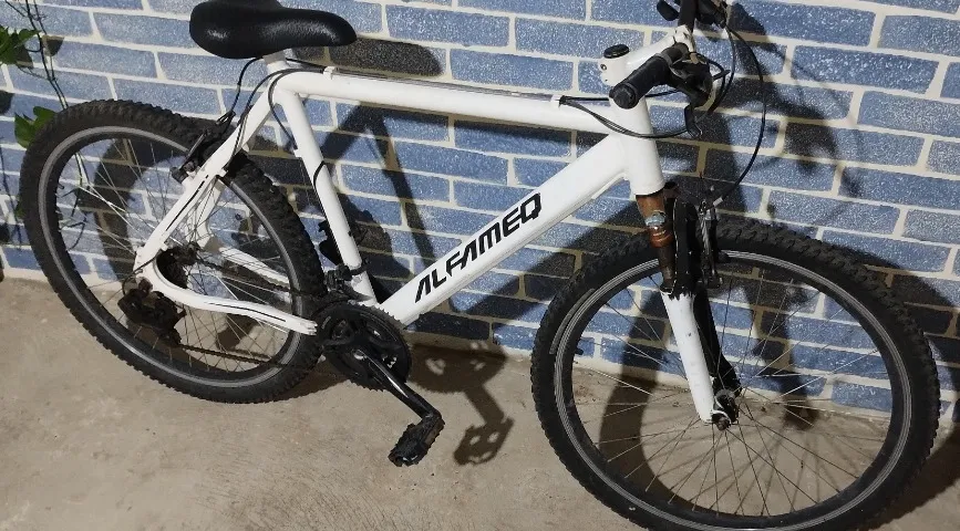 Vendo bicicleta aro 26 tudo shimano