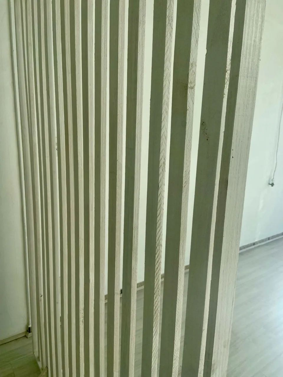 Divisória de ambientes ripada branca - Foto 3