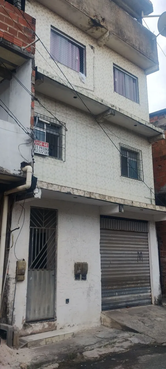 Prédio/garagem