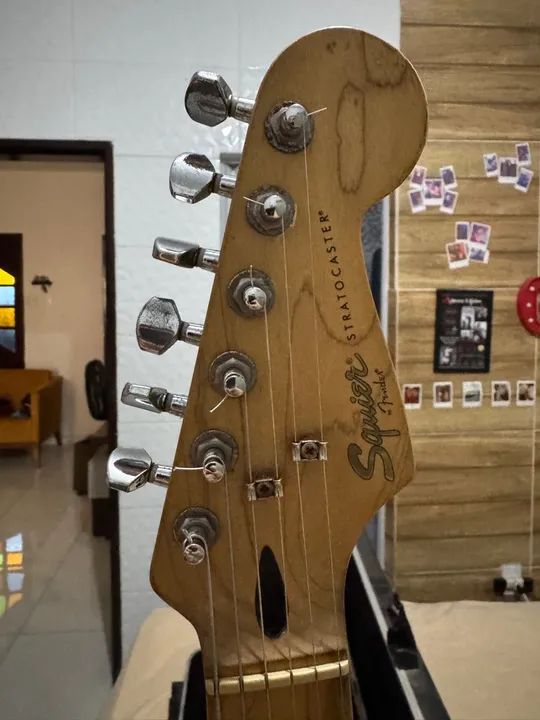 Guitarra Elétrica Squier Stratocaster - Foto 3