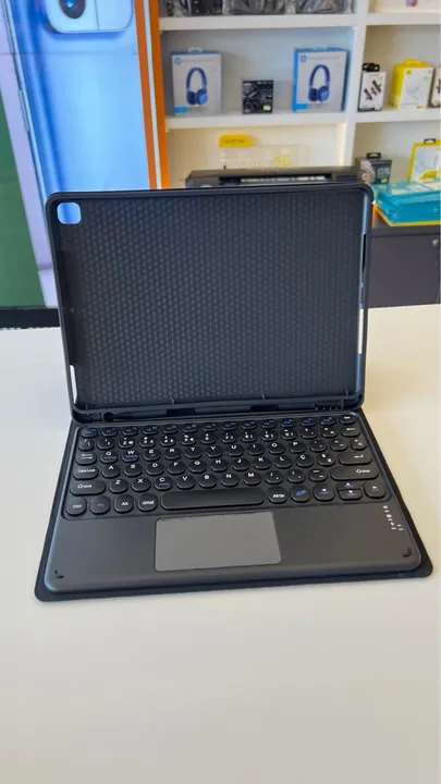 Capa protetora para IPAD 7 8 9 geração com teclado bluetooth sem fio e bandeja par caneta